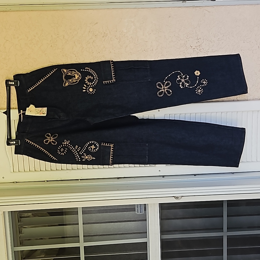 Johnny Was "Alex" Navy Cargo Jeans/Women's size 28